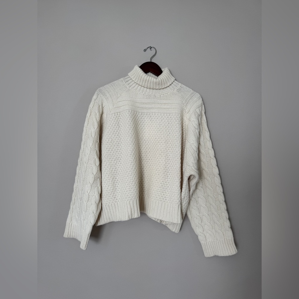 Phiili Cream Wool/Cashmere Chunky Cable Knit Sweater